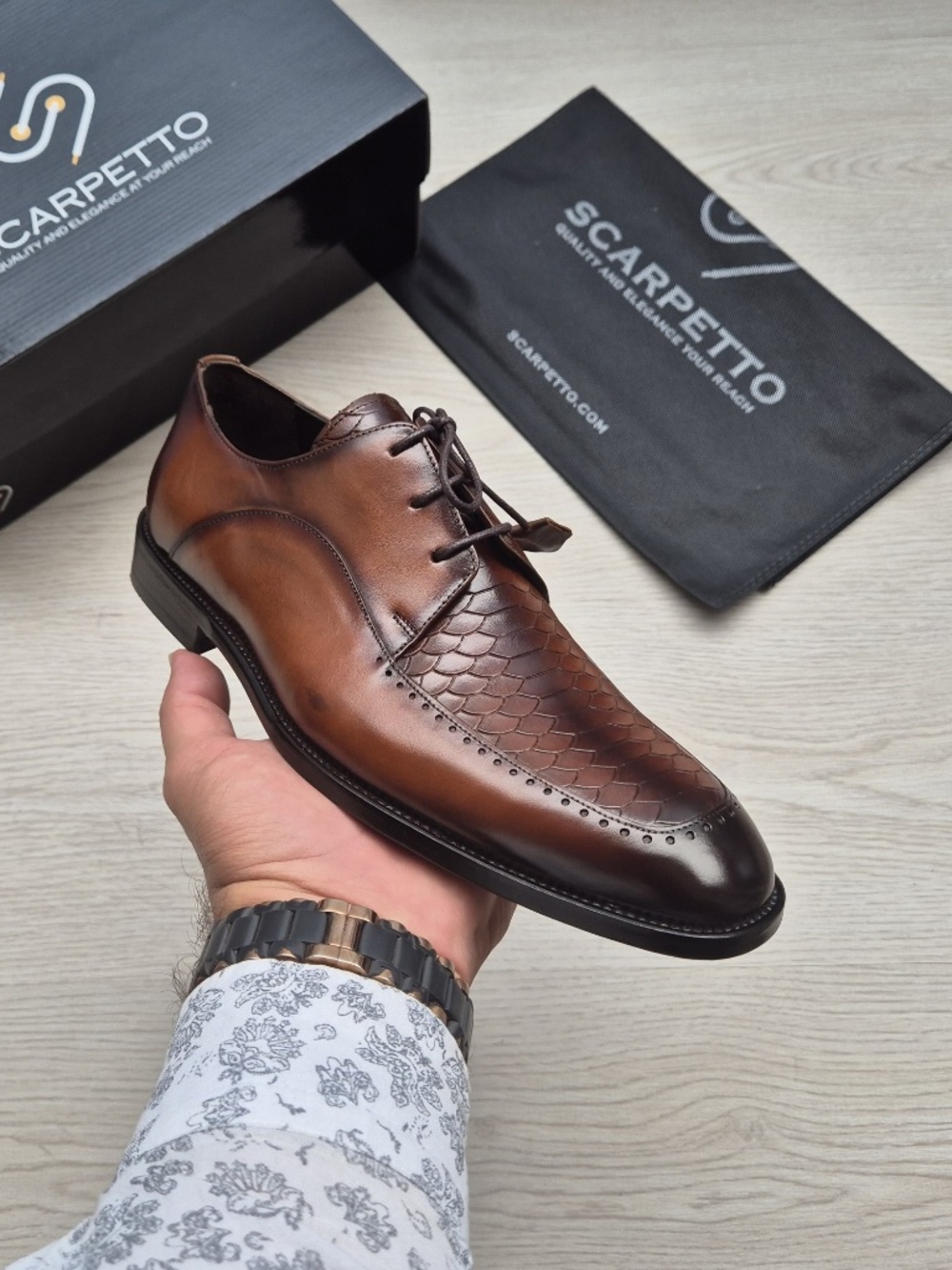 Leonardo Mahogany Leather Wingtip Brogue Shoes with Embossed Toe